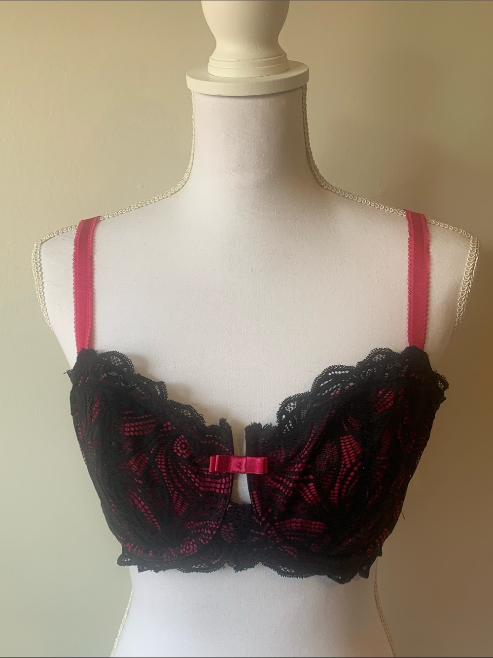 NWOT Adore Me Pink and Black Lace Bra 32G